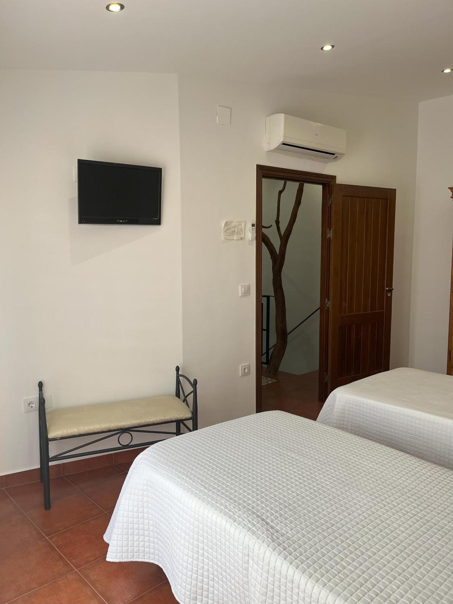 Casa Rural Las Pelliquerinas Almoharin 外观 照片